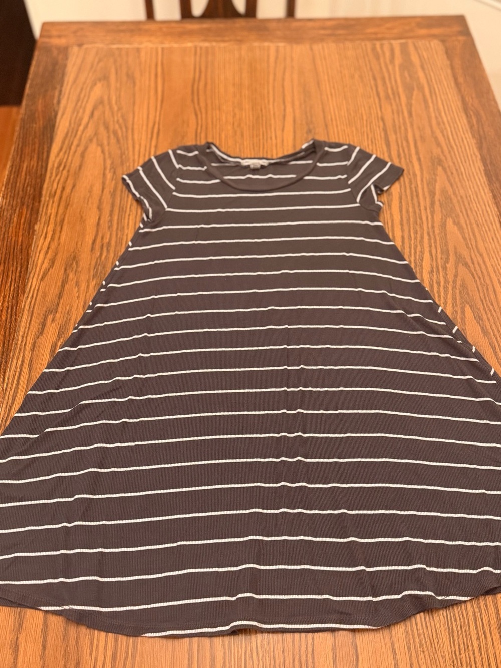Billabong Gray and White Striped Tee